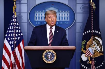 Presidential electionUS President Donald Trump speaks in the Brady Briefing Room at the White House in Washington, DC on November 5, 2020. - Democrat Joe Biden is leading President Donald Trump in the race for the 270 electoral votes that will put one of them over the top, with the Democrat's campaign asserting they believe he has enough votes to win in key battleground states that remain undecided, like Pennsylvania. (Photo by Brendan SMIALOWSKI / AFP)Editoria: POLLocal: WashingtonIndexador: BRENDAN SMIALOWSKISecao: electionFonte: AFPFotógrafo: STF<!-- NICAID(14636014) -->