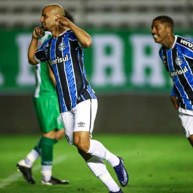 Gremio x JuventudeRS - FUTEBOL/COPA DO BRASIL 2020 /GREMIO X JUVENTUDE - ESPORTES - Lance da partida entre Gremio e Juventude disputada na noite desta quinta-feira, no Estádio Alfredo Jaconi, em Caxias do Sul, valida pela Copa do Brasil 2020. FOTO: LUCAS UEBEL/GREMIO FBPEditoria: SPOLocal: Caxias do SulIndexador: Lucas UebelSecao: futebolFonte: Gremio.netFotógrafo: Gremio x Juventude<!-- NICAID(14636202) -->