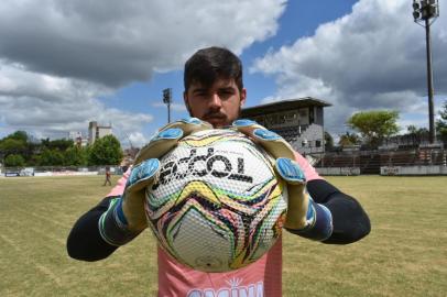 leonardo konzen, goleiro do santa cruz, que joga futebol na copa ibsen pinheiro<!-- NICAID(14636348) -->