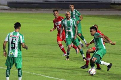 BRASILEIRO B 2020, CRB X JUVENTUDEAL - BRASILEIRO B 2020, CRB X JUVENTUDE - ESPORTES - BRASILEIRO B 2020, CRB X JUVENTUDE - Breno jogador do Juventude durante partida contra o CRB no estádio Rei Pele pelo campeonato Brasileiro B 2020. 08/11/2020 - Foto: ITAWI ALBUQUERQUE/AGIF - AGÊNCIA DE FOTOGRAFIA/AGIF - AGÊNCIA DE FOTOGRAFIA/ESTADÃO CONTEÚDOEditoria: ESPORTESLocal: MACEIÓIndexador: ITAWI ALBUQUERQUEFotógrafo: AGIF - AGÊNCIA DE FOTOGRAFIA<!-- NICAID(14637819) -->