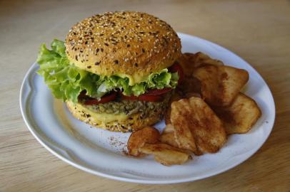  PORTO ALEGRE, RS, BRASIL - 08/02/2018 - Receitas de hamburgueres vegetarianos. FOTO: ANSELMO CUNHA/ESPECIAL<!-- NICAID(13405638) -->