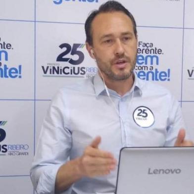 Candidato a prefeito de Caxias do Sul pelo DEM, Vinicius Ribeiro, durante entrevista a Gaúcha Serra na manhã desta segunda-feira (9).<!-- NICAID(14638362) -->