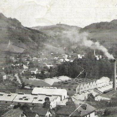 Aspectos de Galópolis e do Lanifício São Pedro em 1955, publicados na Revista Paulista de Indústria. Acervo de Rosa Maria Diligenti. Na foto, panorâmica do lanifício em 1955.<!-- NICAID(14639361) -->