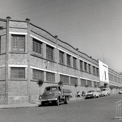 Maesa e Rua Plácido de Castro esquina com Treze de Maio em agosto de 1969. <!-- NICAID(14640030) -->