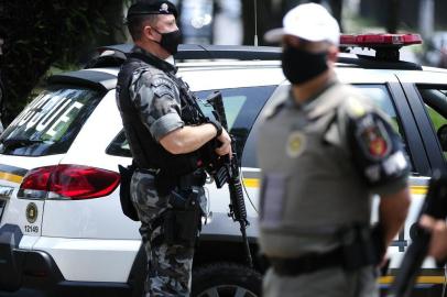  PORTO ALEGRE,RS,BRASIL.2020,10,11.Reforço de policiamanto na zona leste de Porto Alegre,depois da morte de traficante,Briagada Militar se mobiliza para conter reações.(RONALDO BERNARDI/AGENCIA RBS).