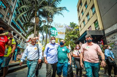 Sebastião Melo faz caminhada no Centro Histórico. 