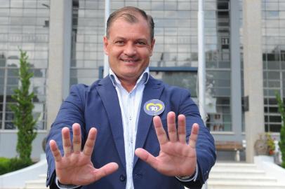  CAXIAS DO SUL, RS, BRASIL, 10/11/2020 - Foto candidato a prefeito de Caxias,    Julio Freitas 10, REPUBLICANOS. (Marcelo Casagrande/Agência RBS)<!-- NICAID(14639383) -->