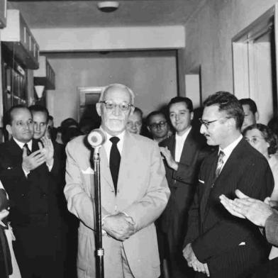 Inauguração do Hospital Nossa Senhora de Fátima - Dr. Virvi Ramos.Caxias do Sul, 1957.<!-- NICAID(12778308) -->