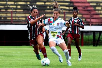 O Brasil de Farroupilha se despediu do Campeonato Brasileiro A-2 nesta sexta-feira (13). A equipe da Serra acabou derrotada para o Fluminense, pelo placar de 3 a 0, no Estádio Giulite Coutinho, em Mesquita.<!-- NICAID(14642585) -->