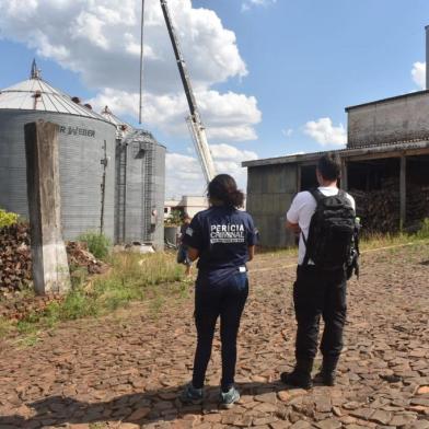 Homem morre e outro fica ferido após queda de silo no norte do RS<!-- NICAID(14642829) -->