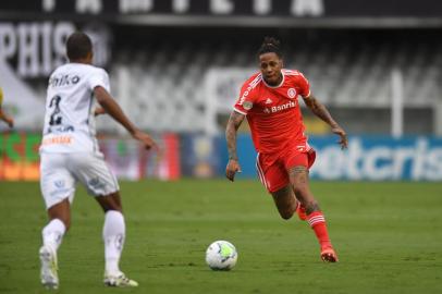 Inter enfrenta o Santos na Vila Belmiro pela 21ª rodada do Brasileirão. Abel Hernández<!-- NICAID(14642920) -->