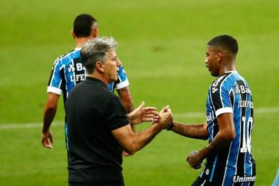 Grêmio recebe o Ceará pela 21ª rodada do Brasileirão. Renato Portaluppi e Jean Pyerre<!-- NICAID(14642945) -->