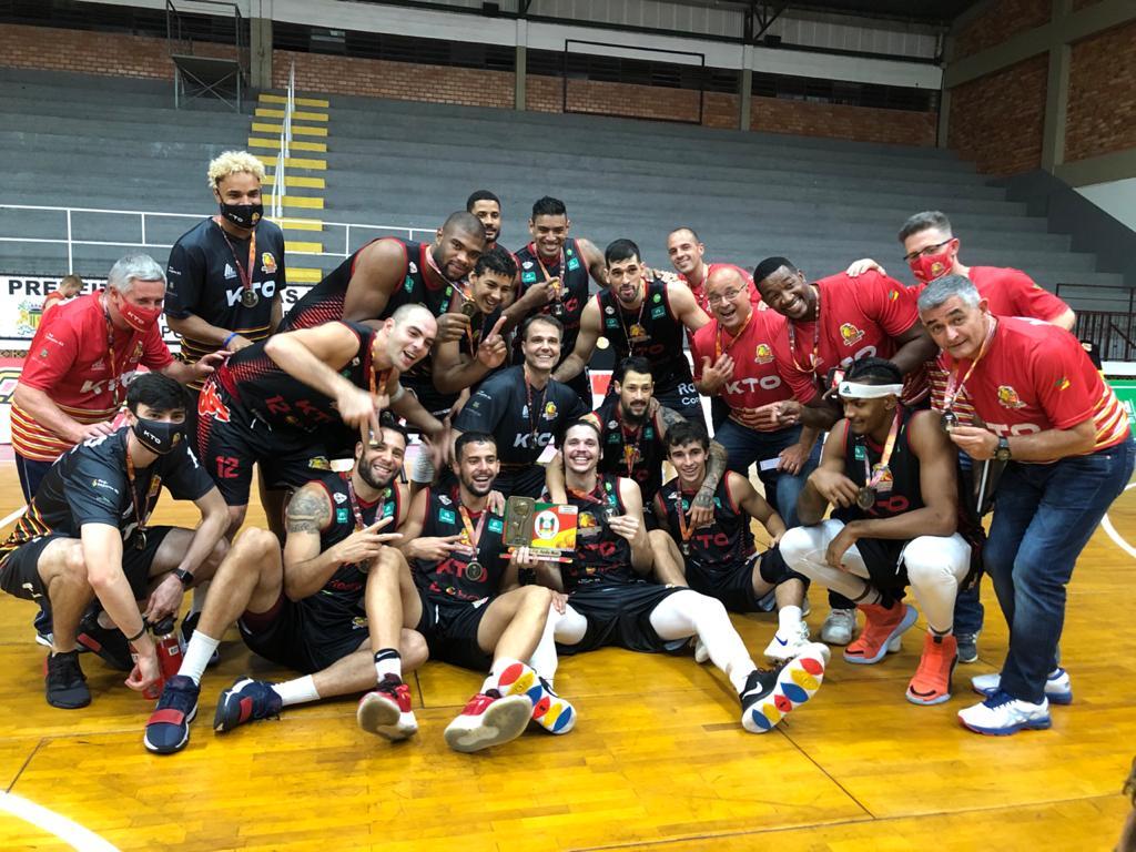 Paulistano conquista o seu segundo título paulista – Liga Nacional de  Basquete