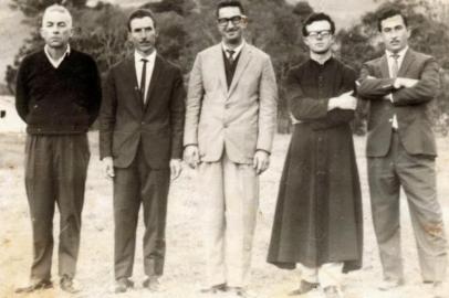 Manoel João Brocca (Nelo Brocca), Aniceto Patrício Réus, Learcino Norberto Maciel (Prefeito de Praia Grande), Padre Mariano Callegari e José Querino Nunes (Juca, ex-prefeito de Praia Grande). Comemoração de um ano da Paróquia Senhor Bom Jesus<!-- NICAID(12884563) -->