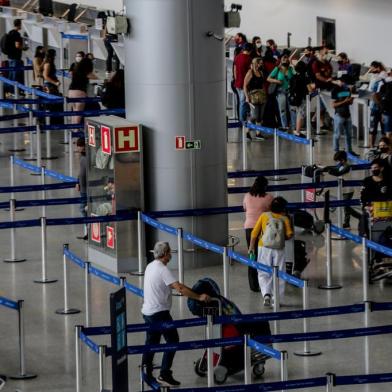  PORTO ALEGRE, RS, BRASIL - 16/11/2020A crise do novo coronavirus reduz frequência de passageiros no Aeroporto Internacional Salgado Filho<!-- NICAID(14644799) -->