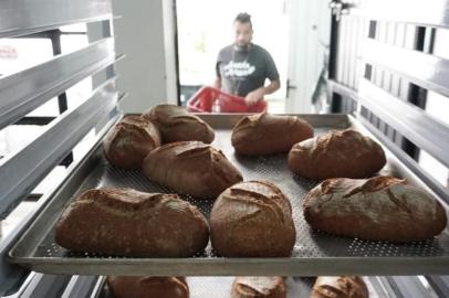  PORTO ALEGRE, RS, BRASIL, 17/11/2020- Padaria, Amada Massa - Clube de  Pães, tocada por ex-moradores de rua busca clientes para se manter funcionando em Porto Alegre . Foto: Danilo Dal Pozzo / divulgação.<!-- NICAID(14645454) -->