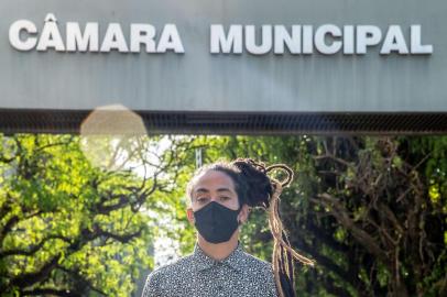  PORTO ALEGRE, RS, BRASIL - 19/11/2020Momento histórico na política de Porto Alegre, uma bancada de cinco vereadores negros. Na foto, Matheus Gomes<!-- NICAID(14648294) -->