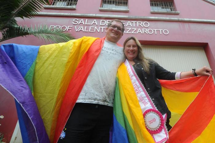 Parada Livre e exposição com nudez põem em xeque liberdade de expressão em  Caxias do Sul