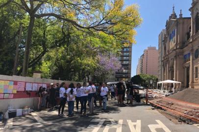 Familiares protestam por maior flexibilização em visitas a presos em penitenciárias no RS<!-- NICAID(14650539) -->