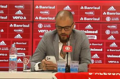  Coletiva de D'alessandro, jogador do internacional. Foto: Internacional / Youtube / Reprodução<!-- NICAID(14650686) -->