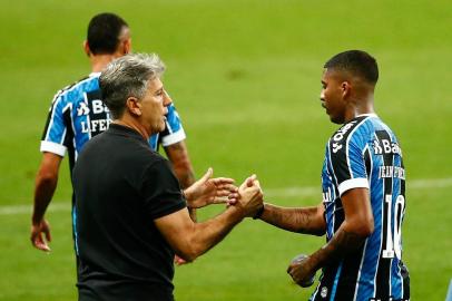 PORTO ALEGRE, RS, BRASIL - 14/11/2020Grêmio recebe o Ceará em partida pelo Campeonato Brasileiro 2020. Renato Portaluppi e Jean PyerreIndexador: Felix Zucco<!-- NICAID(14643402) -->