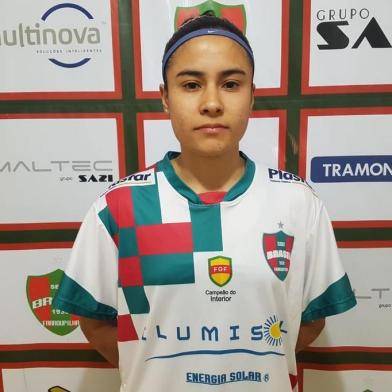 O Brasil de Farroupilha anunciou, nesta terça-feira (24), a contratação da atleta Fran Gaúcha, 22 anos, para a disputa do Gauchão Feminino. Natural de Uruguaiana, ela atua como volante, lateral e meio-campista.<!-- NICAID(14652298) -->