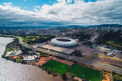  PORTO ALEGRE, RS, BRASIL, 13/08/2019: A Barra da Tijuca porto-alegrense. Todas as propostas concretas para a orla no trecho que vai do Beira-Rio ao Veleiros do Sul: espigão do Inter, Pontal do Estaleiro, torres da Multiplan em frente ao Barra, urbanização a partir do estaleiro. (Foto: Omar Freitas / Agência RBS)Local: Lagoa Dos Patos<!-- NICAID(14204647) -->