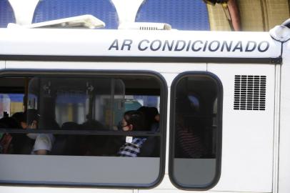  PORTO ALEGRE,RS,BRASIL.2020,11,25.Ar condicionado dos ônibus coletivo,não podem serem ligados,deviddo a decreto da pandemia.(RONALDO BERNARDI/AGENCIA RBS).