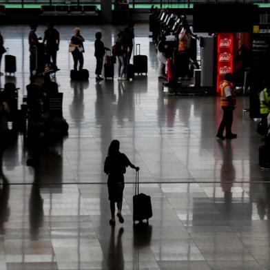  PORTO ALEGRE, RS, BRASIL - 16/11/2020A crise do novo coronavirus reduz frequência de passageiros no Aeroporto Internacional Salgado Filho