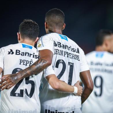 Gremio x Guarani-PYRS - FUTEBOL/CONMEBOL LIBERTADORES 2020 /GREMIO X GUARANI-PY - ESPORTES - Lance da partida entre Guarani do Paraguai e Gremio disputada na noite desta quinta-feira, no Estádio Defensores Del Chaco, em Assunção, Paraguai, valida pela Conmebol Libertadores 2020. FOTO: LUCAS UEBEL/GREMIO FBPAEditoria: SPOLocal: AssunÃ§Ã£oIndexador: Lucas UebelSecao: futebolFonte: Gremio.netFotógrafo: Gremio x Guarani-PY<!-- NICAID(14654062) -->