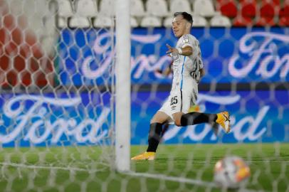  Brazils Gremio Pepe celebrates after scoring against Paraguays Guarani during their closed-door Copa Libertadores round before the quarterfinals football match at the Defensores del Chaco stadium in Asuncion, on November 26, 2020. (Photo by Nathalia Aguilar / various sources / AFP)Editoria: SPOLocal: AsuncionIndexador: NATHALIA AGUILARSecao: soccerFonte: AFPFotógrafo: STR<!-- NICAID(14654099) -->