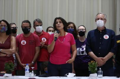  PORTO ALEGRE, RS, BRASIL - 29.11.2020 - Pronunciamento de Manuela DÁvila depois da derrota nas eleições municipais. (Foto: Jefferson Botega/Agencia RBS)<!-- NICAID(14656137) -->