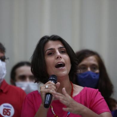  PORTO ALEGRE, RS, BRASIL - 29.11.2020 - Pronunciamento de Manuela DÁvila depois da derrota nas eleições municipais. (Foto: Jefferson Botega/Agencia RBS)<!-- NICAID(14656138) -->