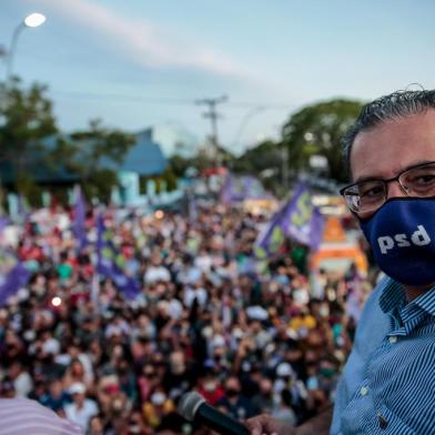  CANOAS, RS, BRASIL - 29.11.2020 - Festa de Jairo Jorge (PSD) em Canoas. (Foto: Marco Favero/Agencia RBS)<!-- NICAID(14656195) -->