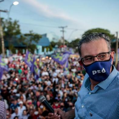  CANOAS, RS, BRASIL - 29.11.2020 - Festa de Jairo Jorge (PSD) em Canoas. (Foto: Marco Favero/Agencia RBS)<!-- NICAID(14656194) -->