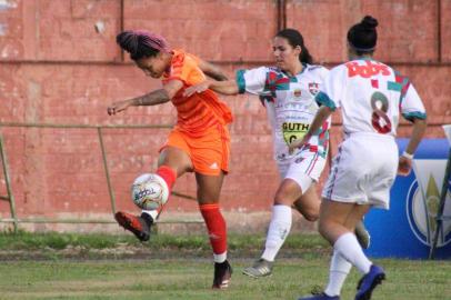 As gurias do Brasil de Farroupilha entraram em campo neste domingo (29), diante do Inter, pela primeira rodada do Gauchão Feminino. A partida ocorreu no Estádio das Castanheiras e terminou com vitória das coloradas, por 5 a 0. Os gols foram marcados por Djeni (2x), Gabi Luizelli, Byanca Brasil e Ari.<!-- NICAID(14656764) -->