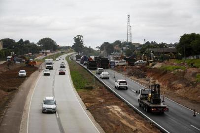  GRAVATAI, RS, BRASIL, 30-11-2020: Obras de duplicacao da RS-118, trecho de 22 quilometros entre a BR-116 e a BR-290, a Freeway, entre Sapucaia do Sul e Gravatai.  (Foto: Mateus Bruxel / Agencia RBS)Indexador: Mateus Bruxel<!-- NICAID(14656783) -->