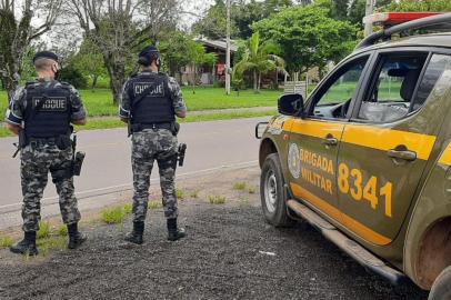  ****EM BAIXA****Reforço da Brigada Militar na divisa do RS com SC. Foto: BM / Divulgação<!-- NICAID(14657466) -->