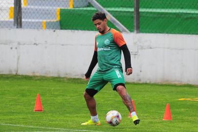  CAXIAS DO SUL, RS, BRASIL, 28/08/2020. Treino do Juventude no estádio Alfredo Jaconi. O Ju está disputando a série B do Campeonato Brasileiro 2020. (Porthus Junior/Agência RBS)Indexador:                                 <!-- NICAID(14579483) -->