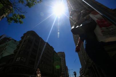  PORTO ALEGRE, RS, BRASIL - 2020.10.19 - A semana deve ser uma das mais quentes em Porto Alegre. (Foto: ANDRÉ ÁVILA/ Agência RBS)Indexador: Andre Avila<!-- NICAID(14620293) -->