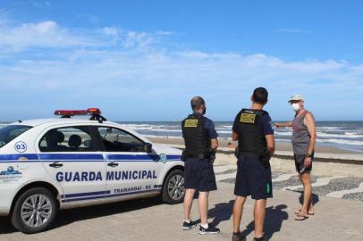  Fiscalização na beira da Praia de Tramandaí.<!-- NICAID(14661139) -->