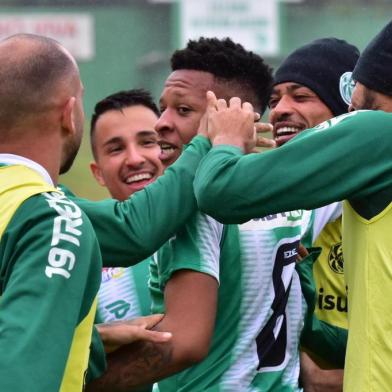  Juventude e Chapecoense se enfrentam neste sábado (5) pela Série B do Campeonato Brasileiro.<!-- NICAID(14661499) -->