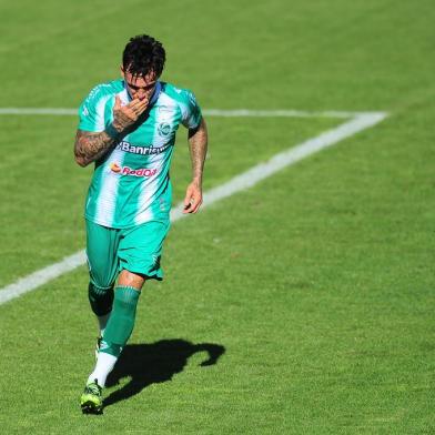  CAXIAS DO SUL, RS, BRASIL, 08/12/2020. Juventude x Oeste, jogo válido pela 27ª rodada da Série B do Campeonato Brasileiro e realizado no estádio Alfredo Jaconi. (Porthus Junior/Agência RBS)náutico, juventude, série b, campeonato brasileiro, alfredo jaconi,<!-- NICAID(14663343) -->