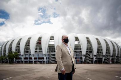  PORTO ALEGRE, RS, BRASIL, 09-12-2020: O candidato a presidencia do Internacional Alessandro Barcellos no entorno do estadio Beira-Rio. As eleicoes ocorrem de forma virtual no dia 15 de dezembro. (Foto: Mateus Bruxel / Agencia RBS)Indexador: Mateus Bruxel<!-- NICAID(14664022) -->