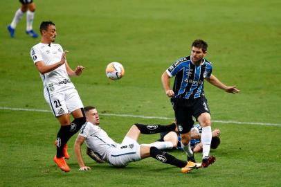  PORTO ALEGRE, RS, BRASIL - 09.12.2020 - O Grêmio recebe o Santos nesta quarta-feira (9), na Arena, em jogo válido pela idas das quartas de final da Libertadores. (Foto: Marco Favero/Agencia RBS)Indexador: Felix Zucco<!-- NICAID(14664782) -->