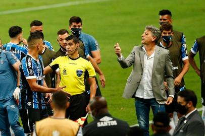  PORTO ALEGRE, RS, BRASIL - 09.12.2020 - O Grêmio recebe o Santos nesta quarta-feira (9), na Arena, em jogo válido pela idas das quartas de final da Libertadores. (Foto: Marco Favero/Agencia RBS)Indexador: Felix Zucco<!-- NICAID(14664887) -->