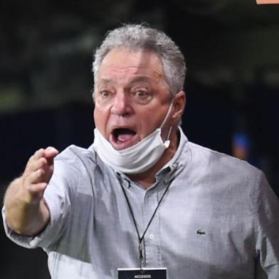  Brazils Internacional coach Abel Braga gestures during the closed-door Copa Libertadores round before the quarterfinals football match between Argentinas Boca Juniors and Brazils Internacional at La Bombonera stadium in Buenos Aires, on December 9, 2020. (Photo by Marcelo Endelli / POOL / AFP)Editoria: SPOLocal: Buenos AiresIndexador: MARCELO ENDELLISecao: soccerFonte: POOLFotógrafo: STR<!-- NICAID(14665032) -->