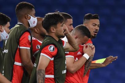  Brazils Internacional players react after loosing against Argentinas Boca Juniors in the penalty shootout of their closed-door Copa Libertadores round before the quarterfinals football match at La Bombonera stadium in Buenos Aires, on December 9, 2020. (Photo by Marcelo Endelli / POOL / AFP)Editoria: SPOLocal: Buenos AiresIndexador: MARCELO ENDELLISecao: soccerFonte: POOLFotógrafo: STR<!-- NICAID(14665122) -->