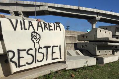  ****EM BAIXA****PORTO ALEGRE, RS, BRASIL, 10/12/2020- Inauguração do eixo principal da nova  ponte do Guaíba. Na foto- Manifestação de moradores das vilas, Tio Zéca, Areia e Cobal.  Foto:Ronaldo Bernardi  / Agencia RBS<!-- NICAID(14665181) -->