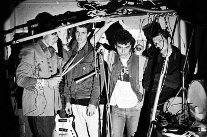Os Replicantes na garagem da rua Marquês do Pombal. 1984.<!-- NICAID(11542736) -->